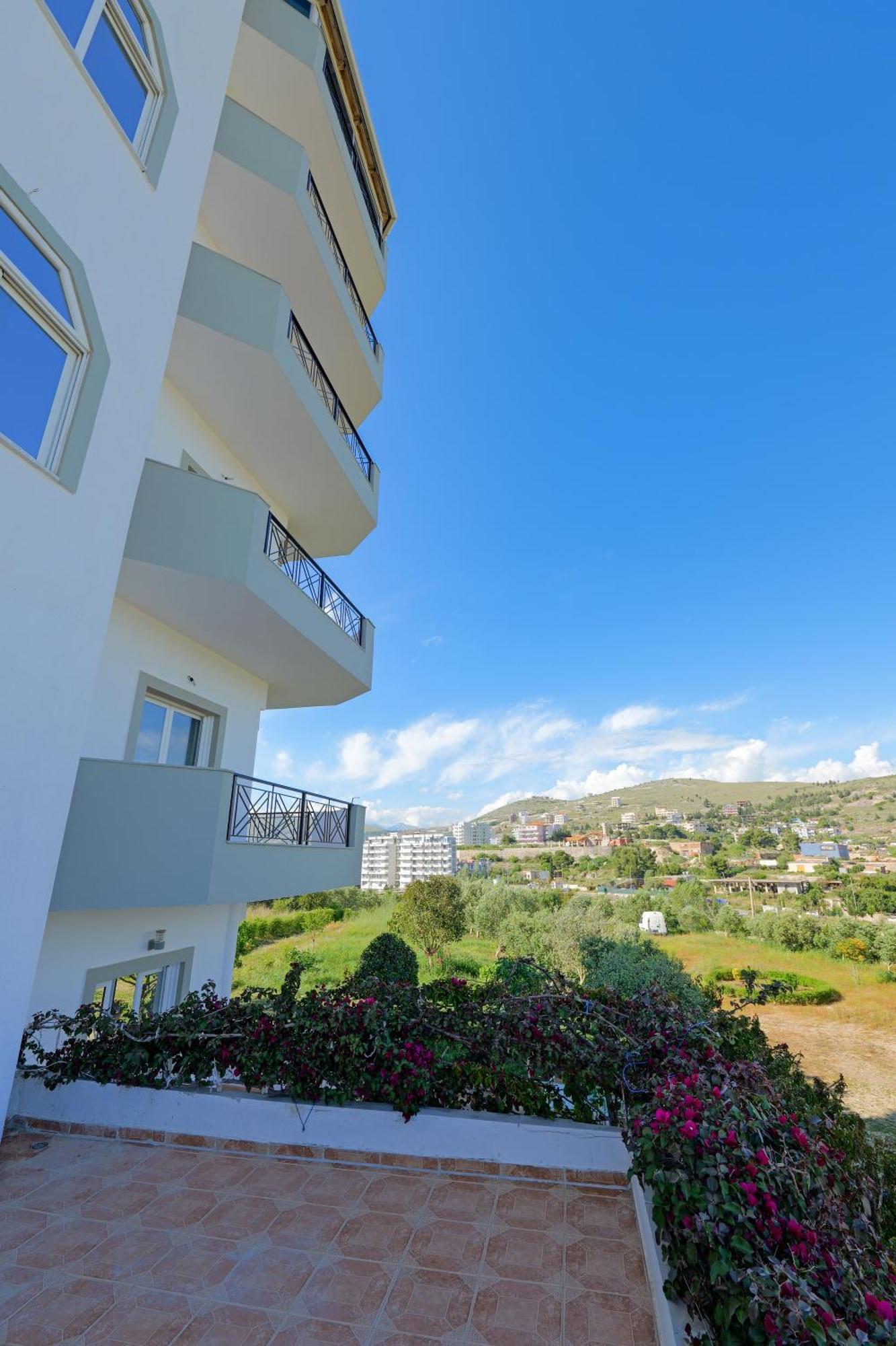 Hotel Holiday Sarandë Exterior foto